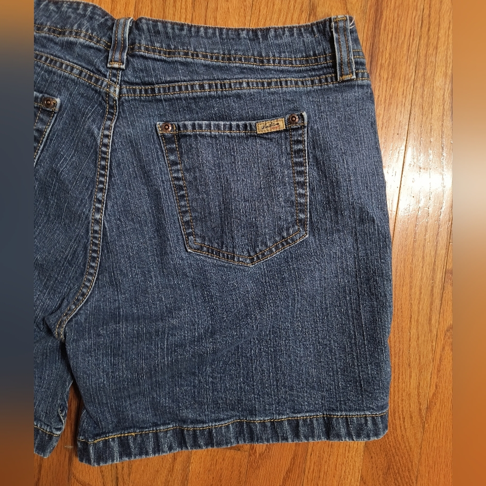 Pick 3/$10⭐ Levi Strauss stretch blue jean shorts, size women's/misses plus 16 - Picture 7 of 10